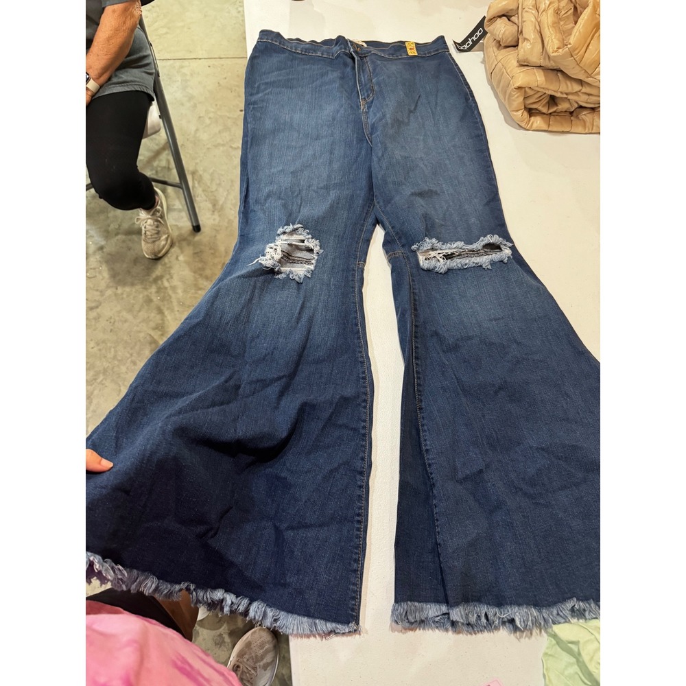 Vibrant MIU Ellie Jeans Womens 3X Dark Wash Distressed Extreme Flare Bell Bottom